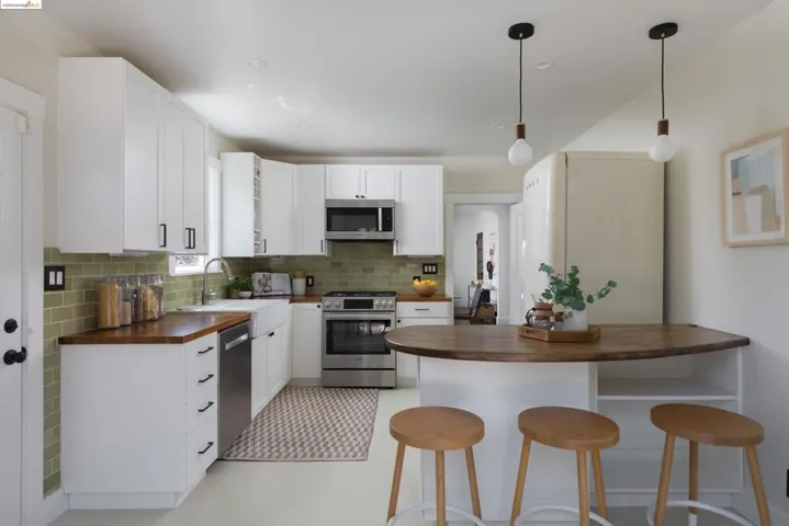 3018 Madeline Street, Oakland, California 94602