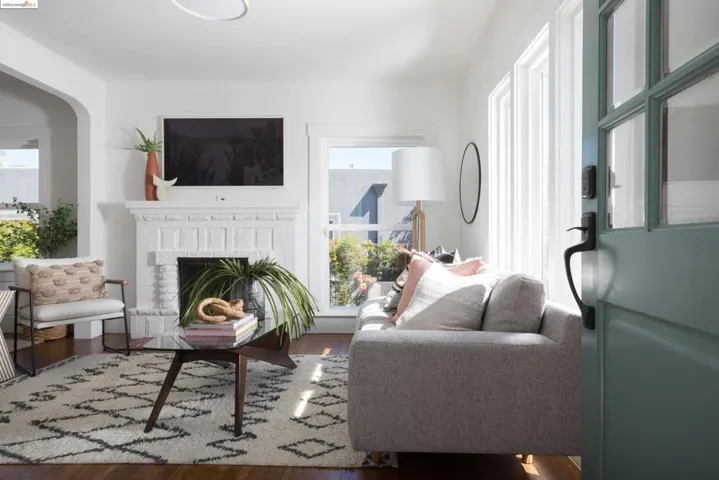 3018 Madeline Street, Oakland, California 94602