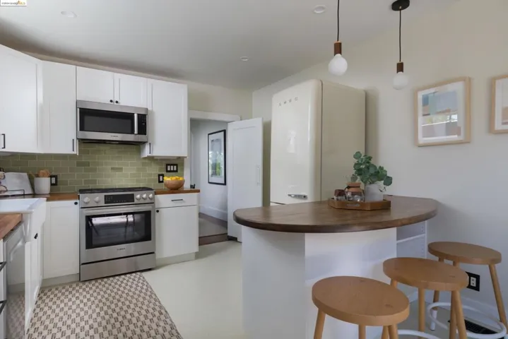 3018 Madeline Street, Oakland, California 94602