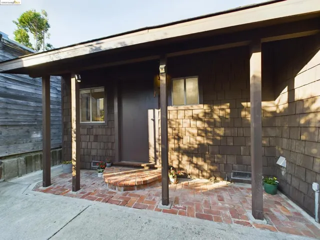 3018 Madeline Street, Oakland, California 94602