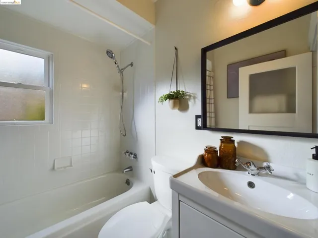3018 Madeline Street, Oakland, California 94602