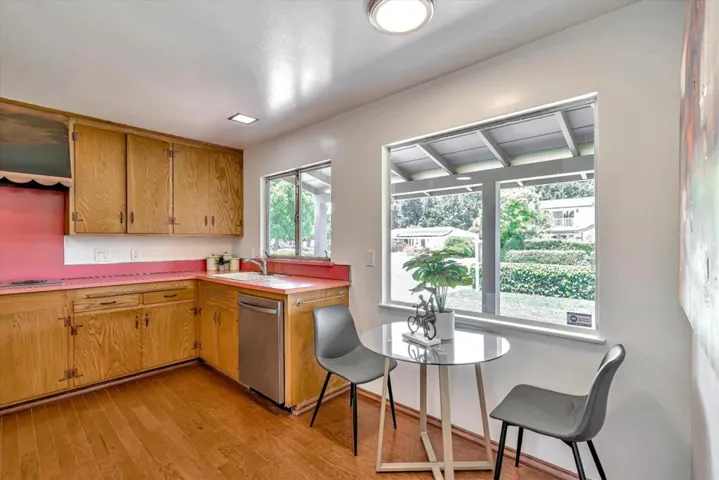 1605 Hollingsworth Drive, Mountain View, California 94040