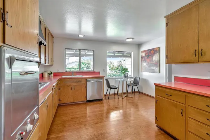 1605 Hollingsworth Drive, Mountain View, California 94040