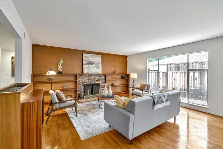 1605 Hollingsworth Drive, Mountain View, California 94040