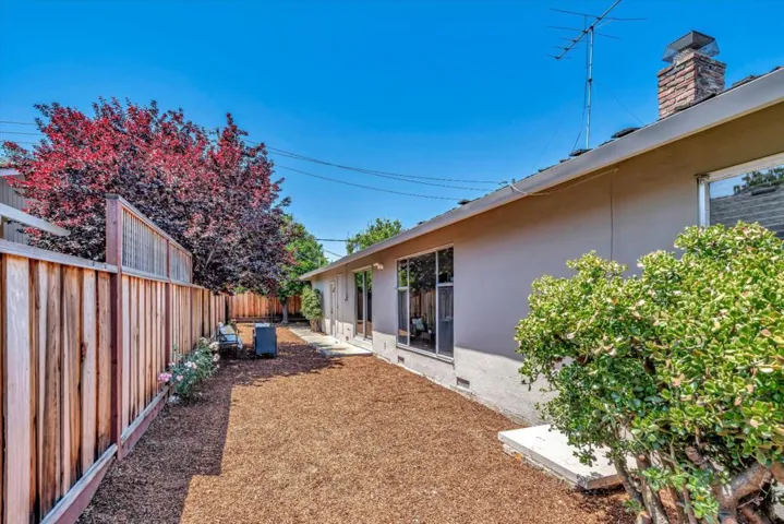 1605 Hollingsworth Drive, Mountain View, California 94040