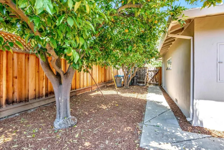 1605 Hollingsworth Drive, Mountain View, California 94040