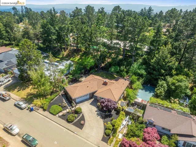 12901 Brookpark Rd, Oakland, California 94619