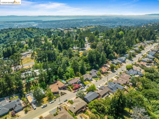 12901 Brookpark Rd, Oakland, California 94619