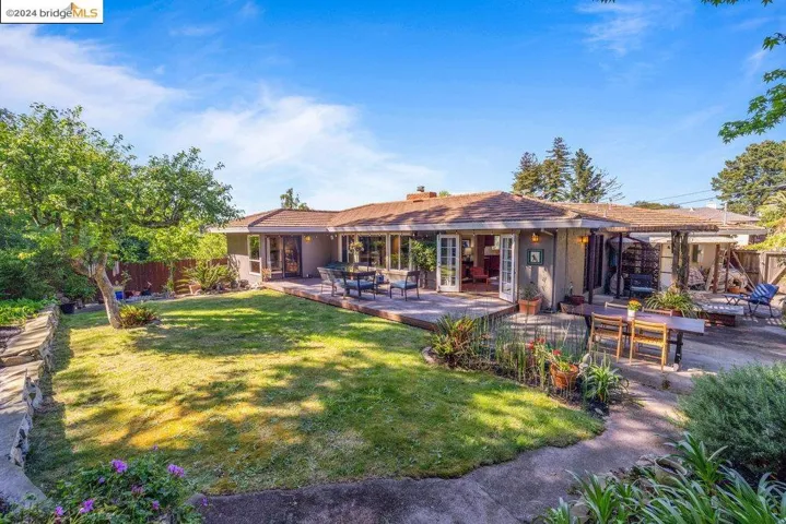12901 Brookpark Rd, Oakland, California 94619
