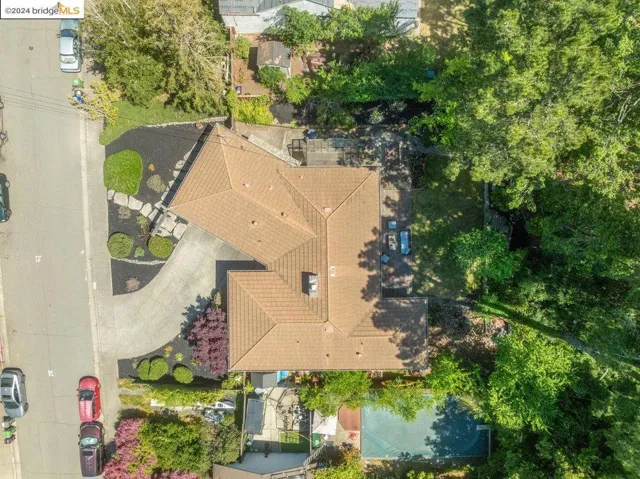 12901 Brookpark Rd, Oakland, California 94619