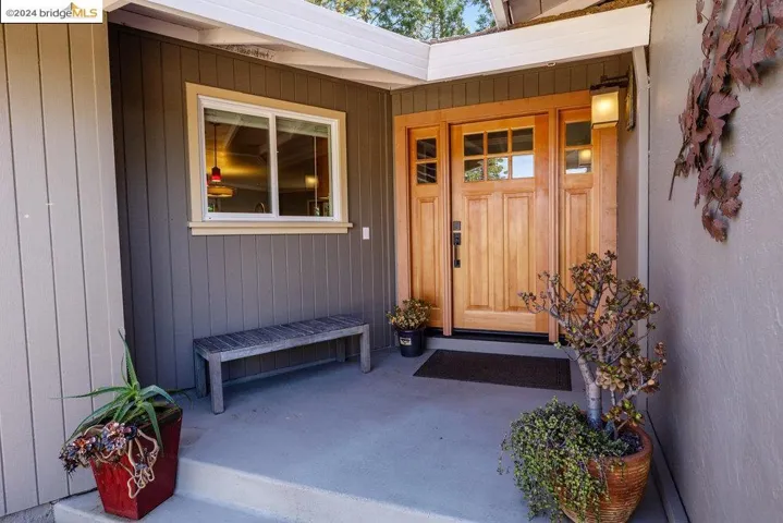 12901 Brookpark Rd, Oakland, California 94619