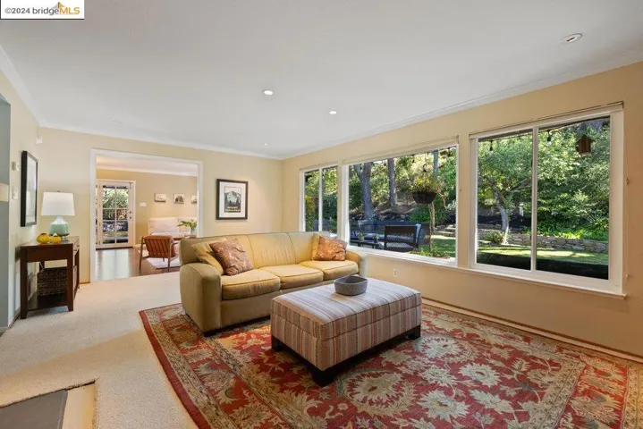 12901 Brookpark Rd, Oakland, California 94619