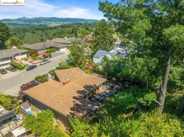 12901 Brookpark Rd, Oakland, California 94619