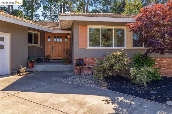 12901 Brookpark Rd, Oakland, California 94619