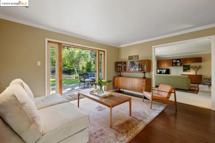 12901 Brookpark Rd, Oakland, California 94619