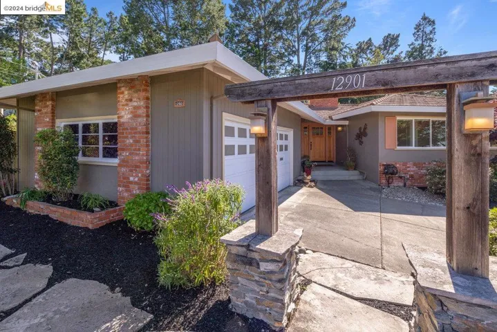 12901 Brookpark Rd, Oakland, California 94619