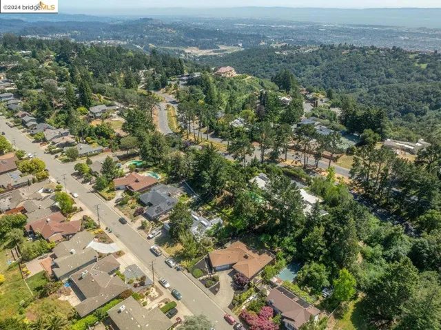 12901 Brookpark Rd, Oakland, California 94619