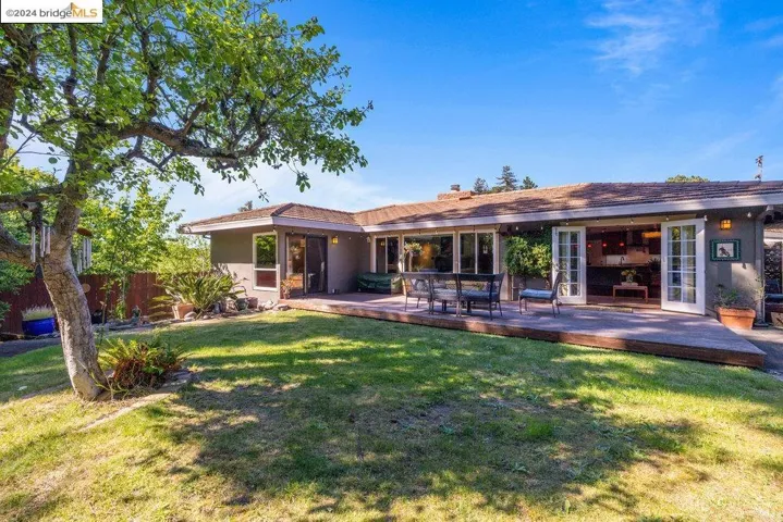 12901 Brookpark Rd, Oakland, California 94619
