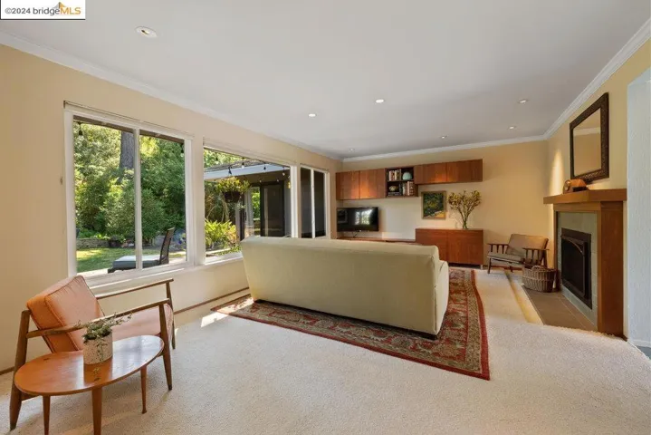 12901 Brookpark Rd, Oakland, California 94619