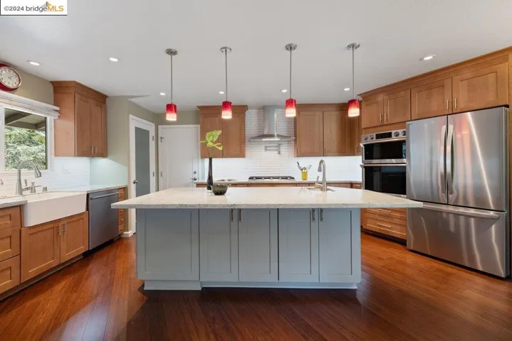 12901 Brookpark Rd, Oakland, California 94619
