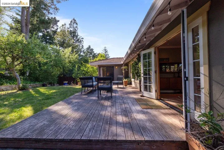 12901 Brookpark Rd, Oakland, California 94619