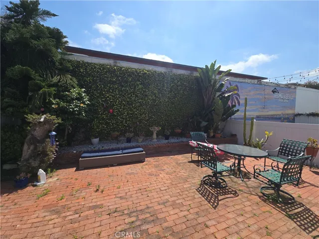 1950 Springfield Avenue, Hermosa Beach, California 90254
