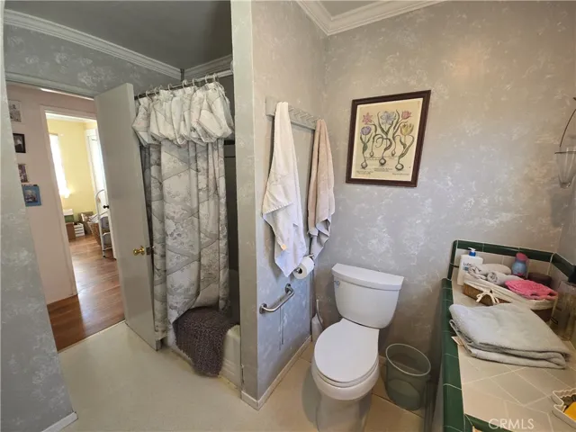 1950 Springfield Avenue, Hermosa Beach, California 90254
