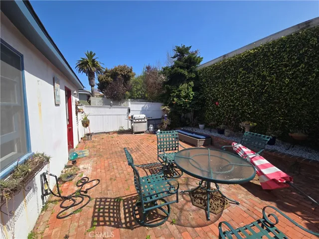 1950 Springfield Avenue, Hermosa Beach, California 90254