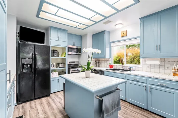 Unit 1 -2 Bedroom and 1 & 3/4 Bathroom/ Kitcehn