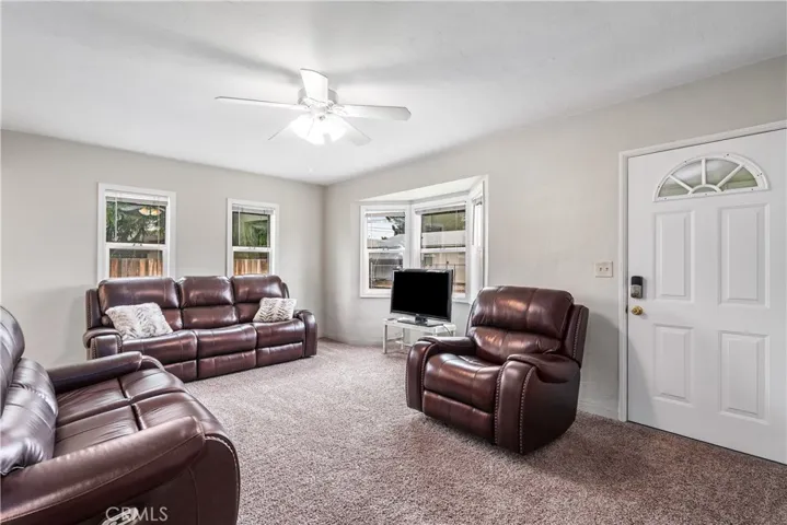Unit 2 - 2 Bedroom & 1 Bathroom/Family Room