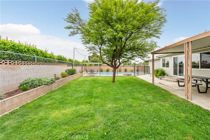 Unit 1 - 2 Bedroom & 1 & 3/4 Bathroom/Fenced Backyard