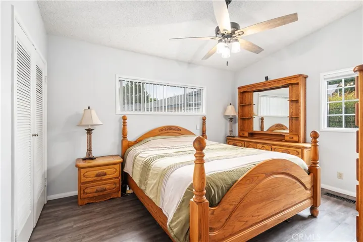Unit 1 - 2 Bedroom & 1 & 3/4 Bathroom/Bedroom with California King Bed