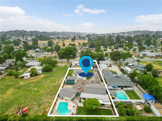 Duplex - Unit 1: 2 Bedroom & 1 3/4 Bathroom. Unit 2: 2 Bedroom & 1 1/4 Bathroom