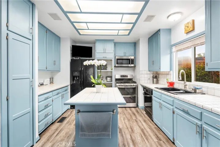 Unit 1 - 2 Bedroom and 1 & 3/4 Bathroom/Kitchen