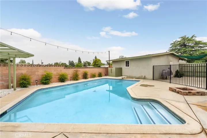 Unit 1 - 2 Bedroom & 1 & 3/4 Bathroom/Fenced Pool