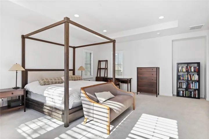 24 Shadybend, Irvine, California 92602