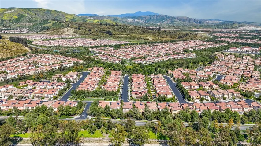 24 Shadybend, Irvine, California 92602