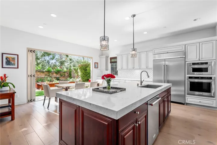 24 Shadybend, Irvine, California 92602