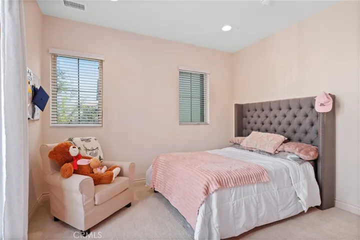 24 Shadybend, Irvine, California 92602