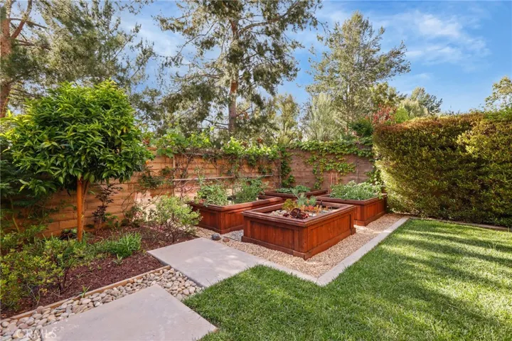 24 Shadybend, Irvine, California 92602