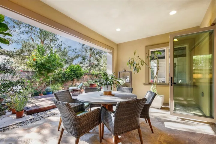 24 Shadybend, Irvine, California 92602