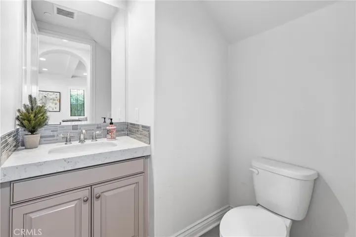 24 Shadybend, Irvine, California 92602