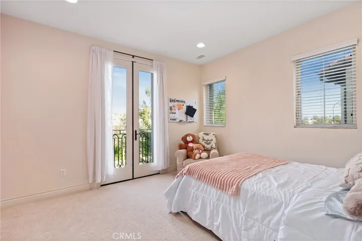24 Shadybend, Irvine, California 92602