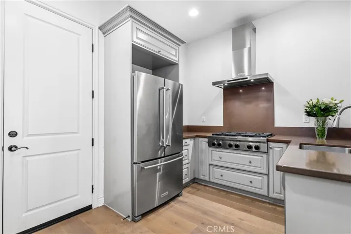 24 Shadybend, Irvine, California 92602
