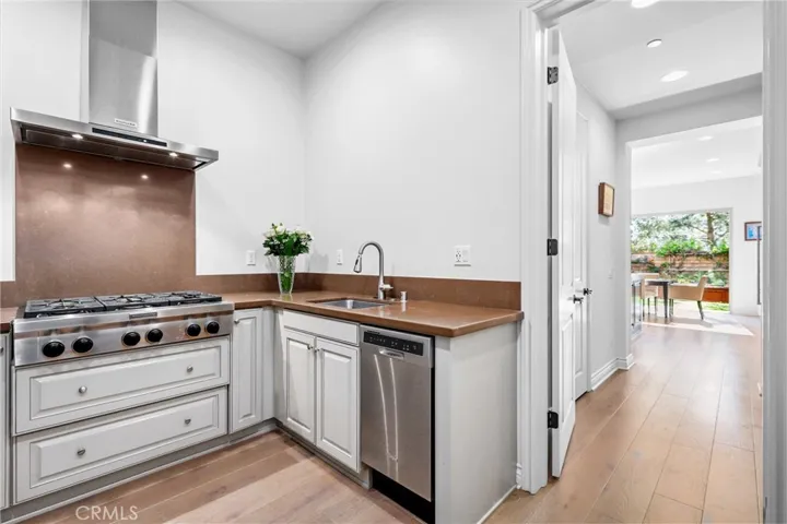 24 Shadybend, Irvine, California 92602