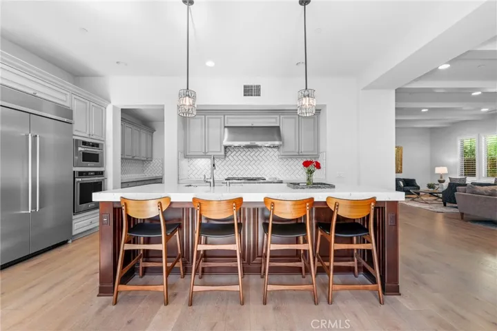 24 Shadybend, Irvine, California 92602