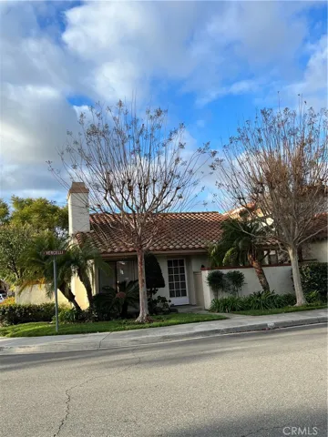 22 Vercelli, Irvine, California 92620