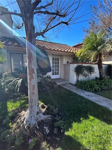 22 Vercelli, Irvine, California 92620