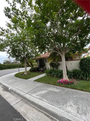 22 Vercelli, Irvine, California 92620