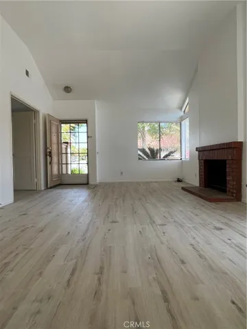 22 Vercelli, Irvine, California 92620